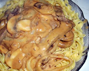 beef-stroganoff-on-pasta